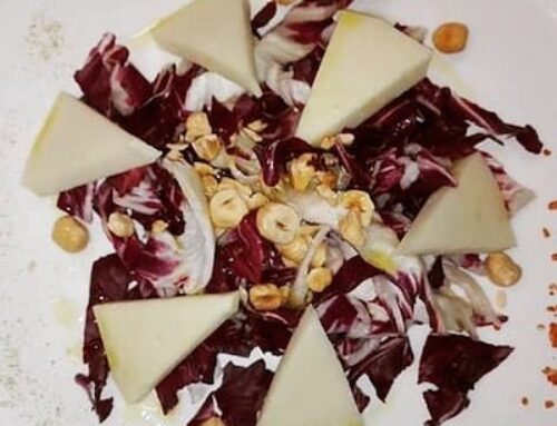 Insalata di radicchio, pecorino e nocciole